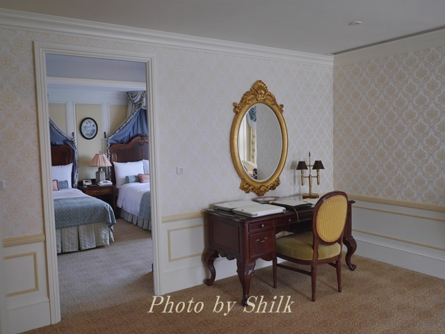 disneyhotel-suiteroom