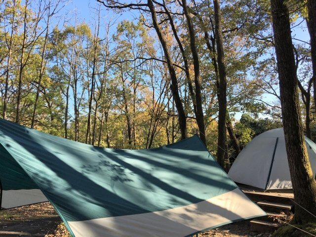 キャンプ・テント