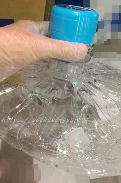 プレミアムウォーターの水ボトルの写真